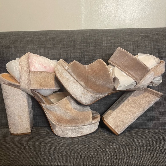 Schutz Thaise Pink Velvet Platforms - Picture 7 of 12